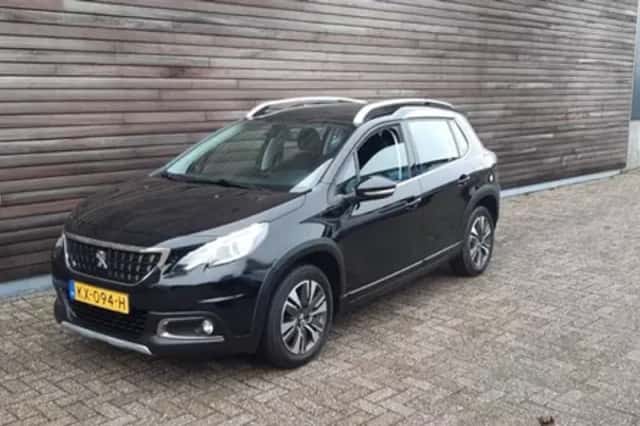 Peugeot 2008 (2016) thumbnail 2