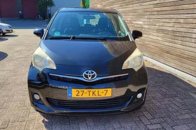 Toyota Verso S (2012) thumbnail 3