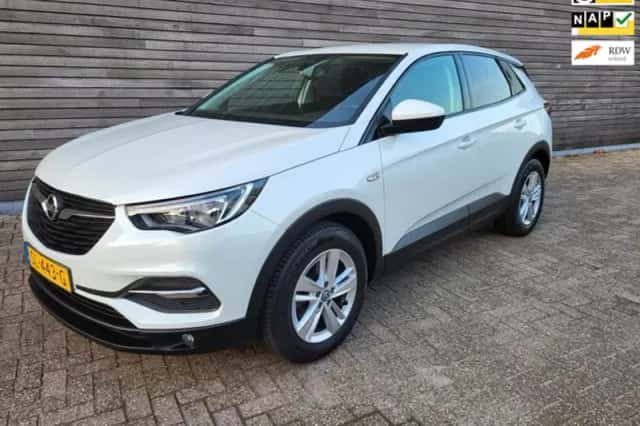 Opel Grandland (2018) thumbnail 1