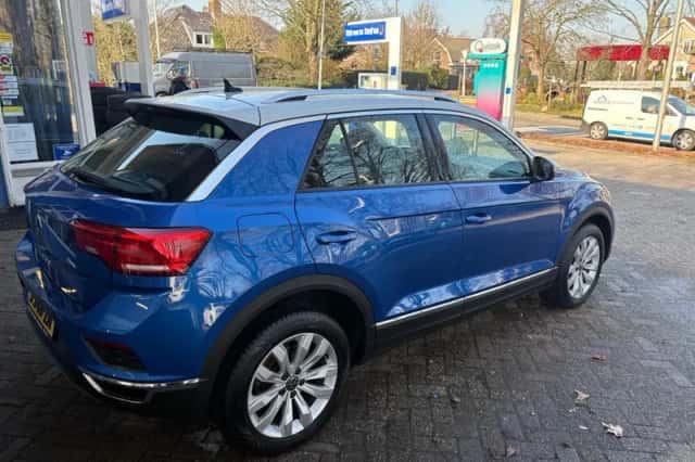 Volkswagen T-Roc (2020) thumbnail 4