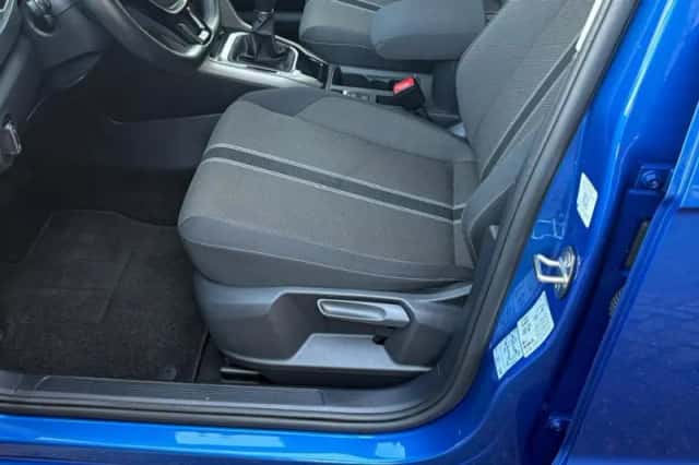 Volkswagen T-Roc (2020) thumbnail 6