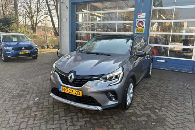 Renault Captur (2022) thumbnail 1
