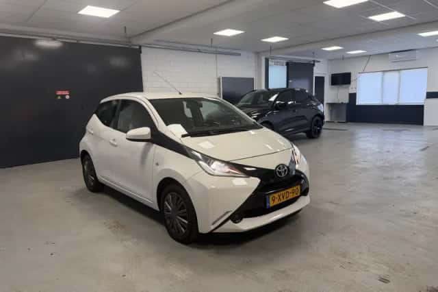 Toyota Aygo (2014) thumbnail 4