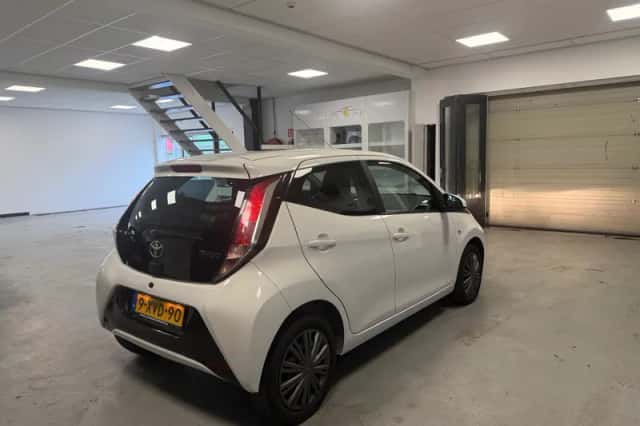 Toyota Aygo (2014) thumbnail 5