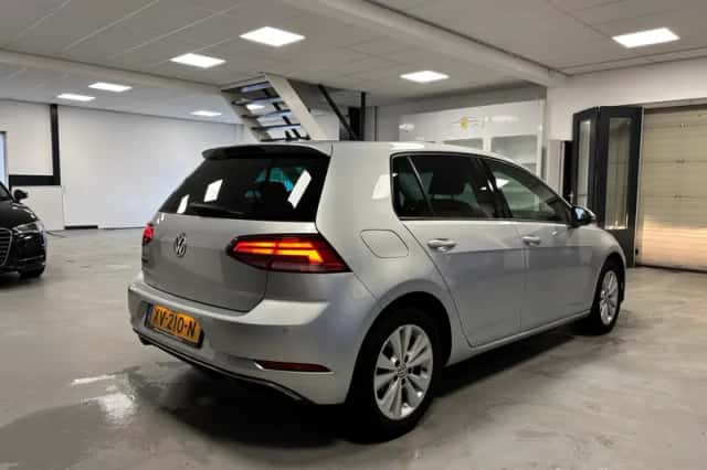 Volkswagen Golf (2019) thumbnail 5