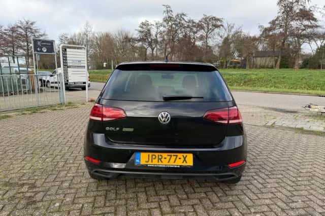 Volkswagen Golf (2019) thumbnail 6