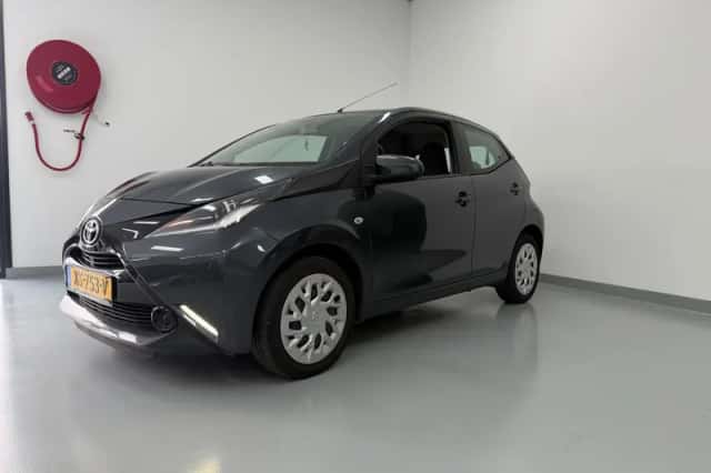 Toyota Aygo (2018) thumbnail 1