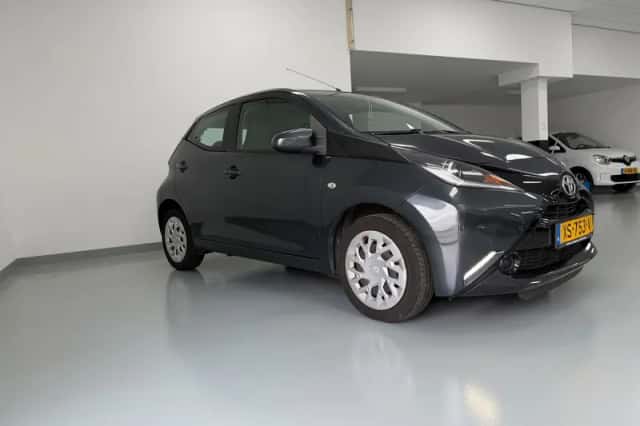 Toyota Aygo (2018) thumbnail 6