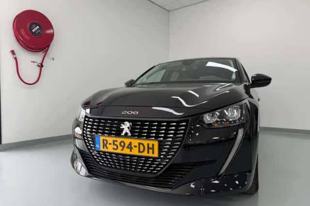Peugeot 208 (2022) thumbnail 3
