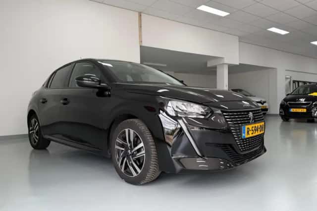 Peugeot 208 (2022) thumbnail 5