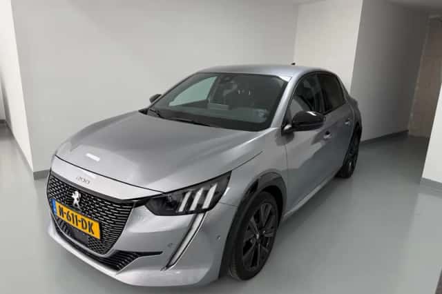 Peugeot 208 (2021) thumbnail 2