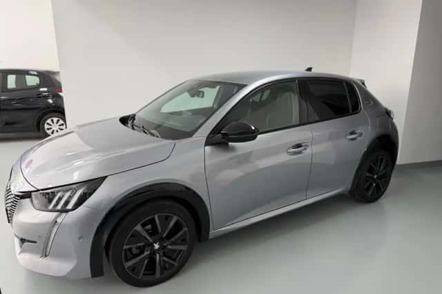 Peugeot 208 (2021) thumbnail 3