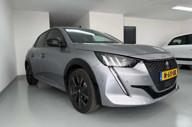 Peugeot 208 (2021) thumbnail 5