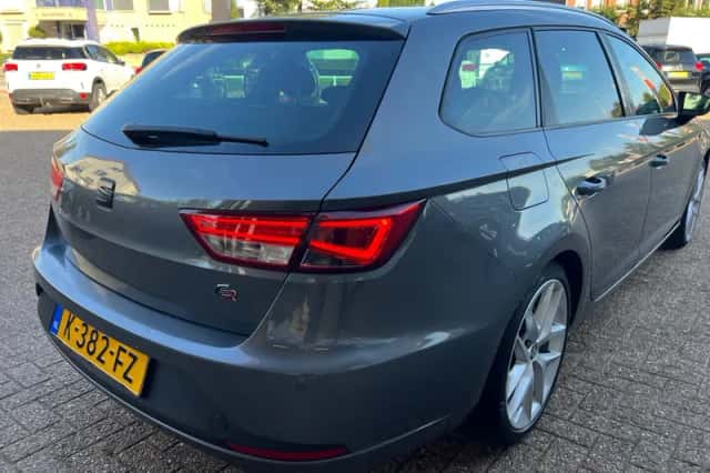 SEAT Leon (2015) thumbnail 4