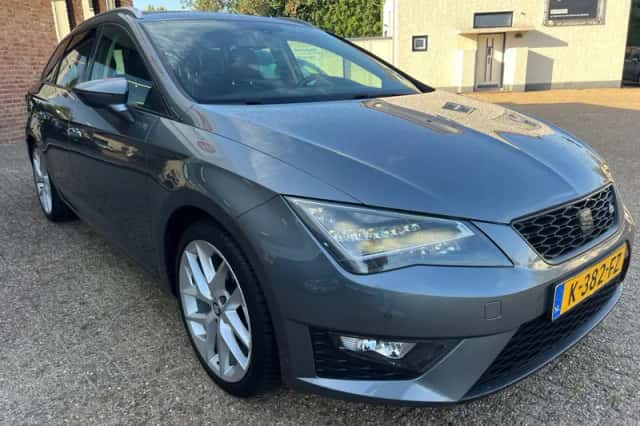SEAT Leon (2015) thumbnail 6