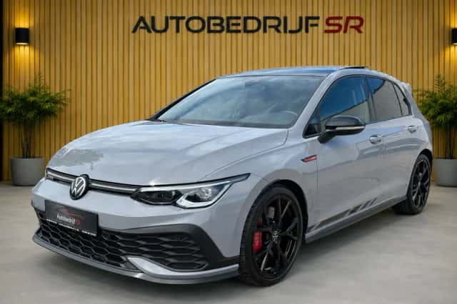 Volkswagen Golf (2023) thumbnail 2