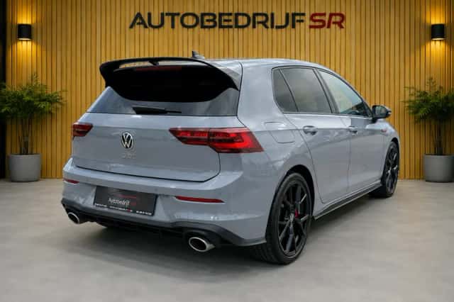 Volkswagen Golf (2023) thumbnail 3