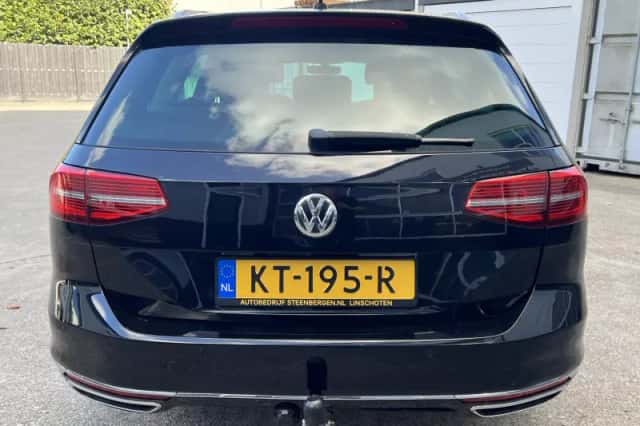 Volkswagen Passat (2016) thumbnail 3