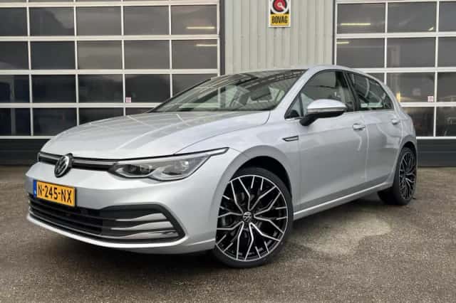 Volkswagen Golf (2021) thumbnail 1