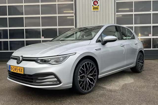 Volkswagen Golf (2021) thumbnail 6
