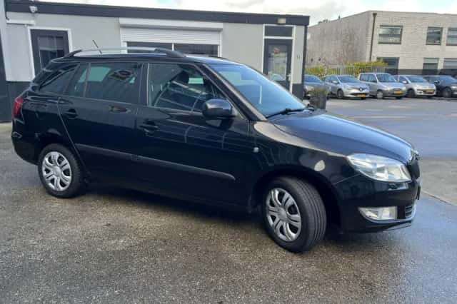 Škoda Fabia (2013) thumbnail 4