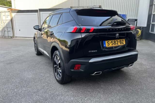 Peugeot 2008 (2023) thumbnail 2