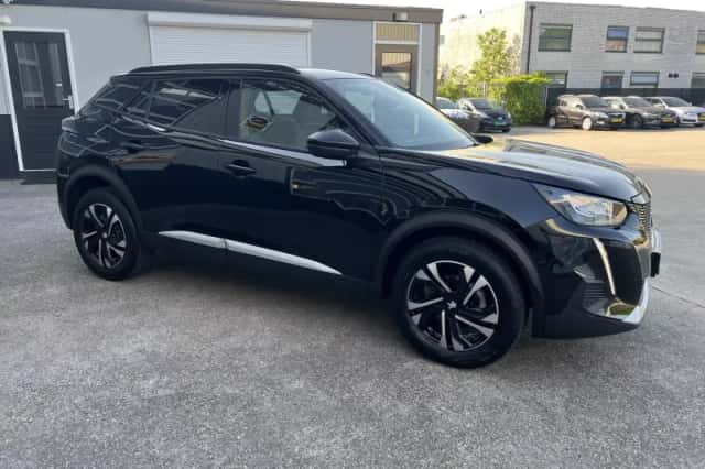 Peugeot 2008 (2023) thumbnail 3