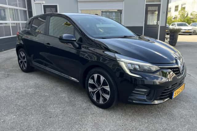 Renault Clio (2023) thumbnail 4