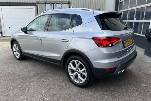 SEAT Arona (2023) thumbnail 2