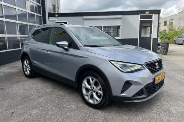 SEAT Arona (2023) thumbnail 4