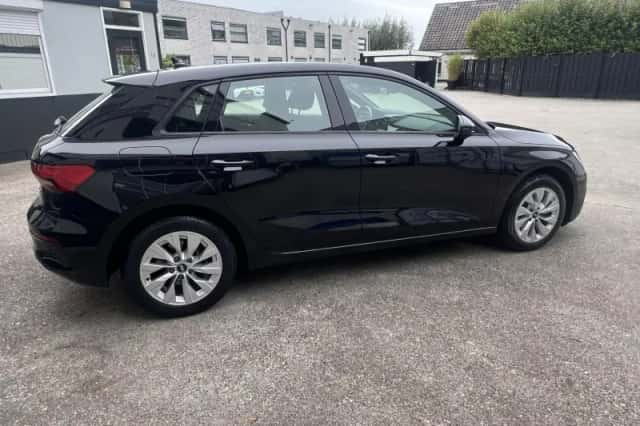 Audi A3 (2021) thumbnail 4