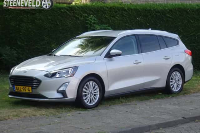 Ford Focus (2021) thumbnail 1