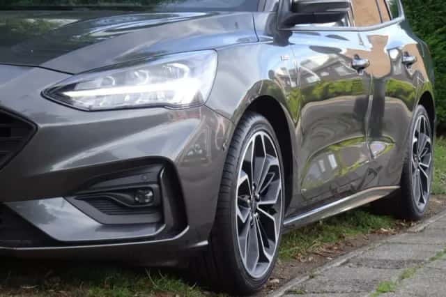 Ford Focus (2021) thumbnail 4