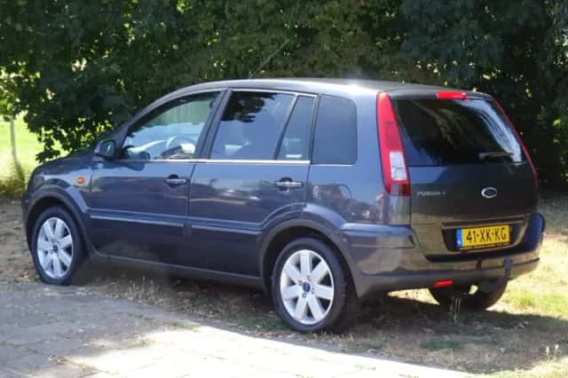 Ford Fusion (2007) thumbnail 3