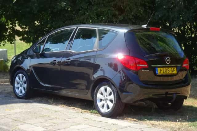 Opel Meriva (2015) thumbnail 3