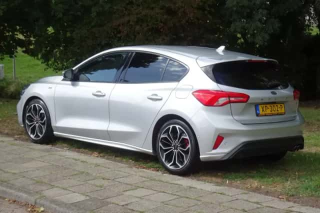 Ford Focus (2019) thumbnail 3