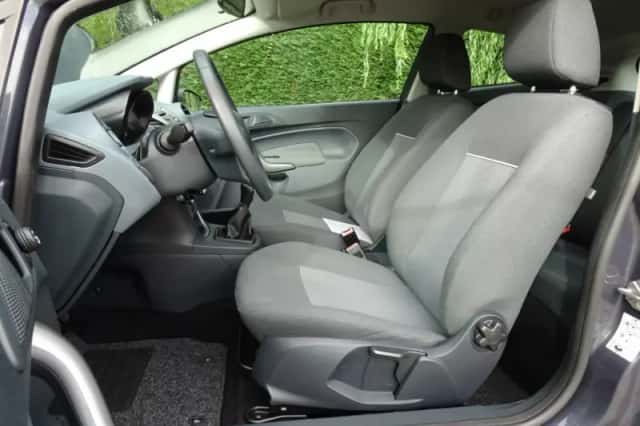Ford Fiesta (2011) thumbnail 6