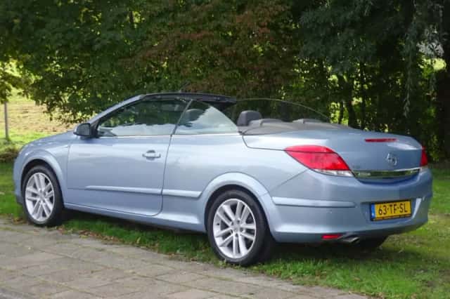 Opel Astra (2006) thumbnail 3