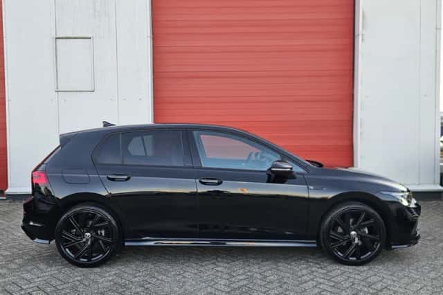 Volkswagen Golf (2024) thumbnail 6