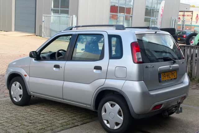 Suzuki Ignis (2001) thumbnail 6