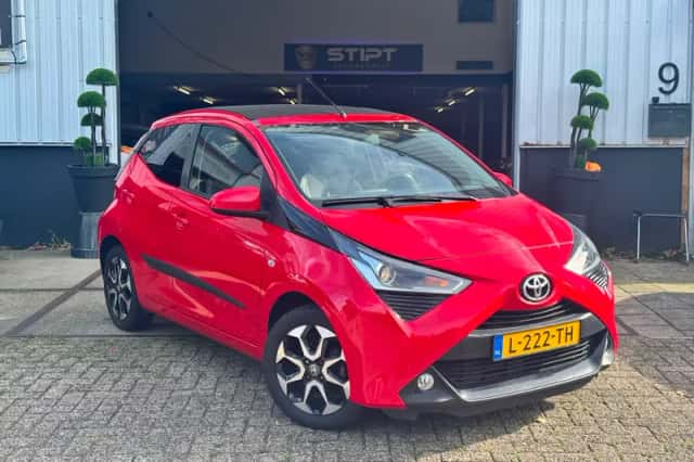 Toyota Aygo (2021) thumbnail 1