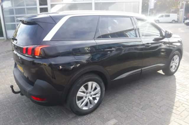 Peugeot 5008 (2018) thumbnail 5