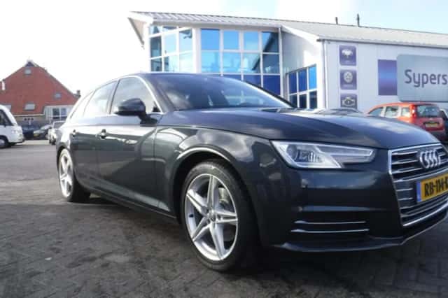 Audi A4 (2017) thumbnail 3