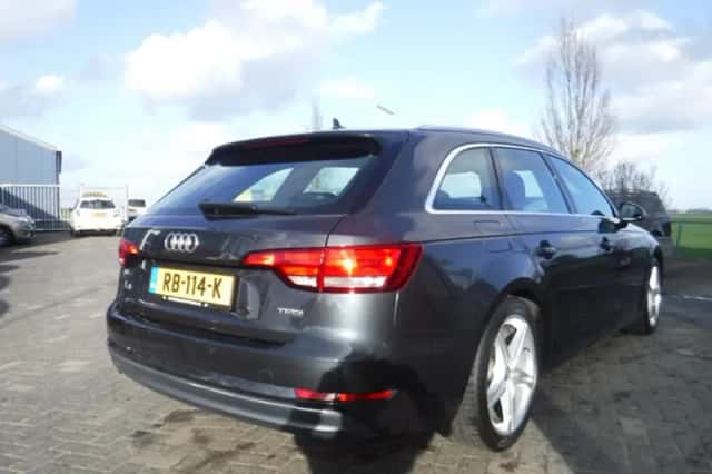 Audi A4 (2017) thumbnail 4