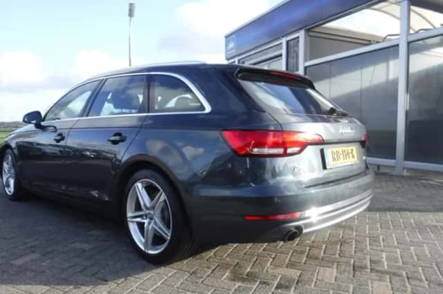 Audi A4 (2017) thumbnail 6