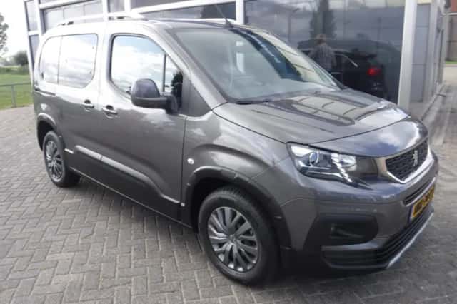 Peugeot Rifter (2021) thumbnail 3