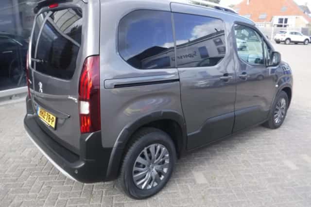Peugeot Rifter (2021) thumbnail 4