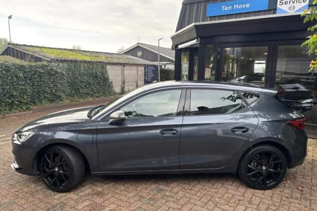 SEAT Leon (2021) thumbnail 2