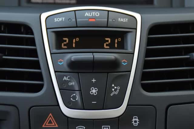 Renault Laguna (2009) thumbnail 6