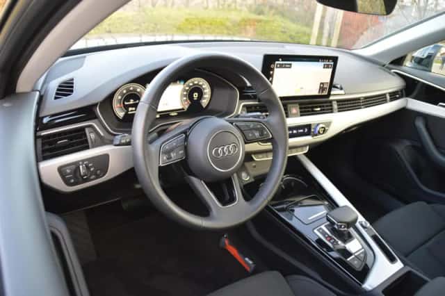 Audi A4 (2023) thumbnail 3